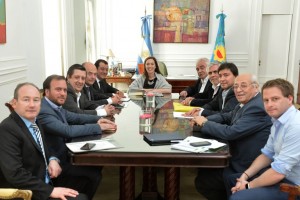 Vidal se reunió con intendentes peronistas