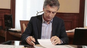 Macri modificó por decreto la Ley de Riesgos del Trabajo